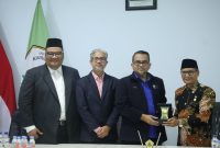 dok.uinkhas.ac.id